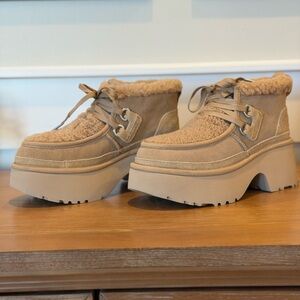 UGG Classic New Heights Genuine Shearling Lace Up Bootie Womens 9